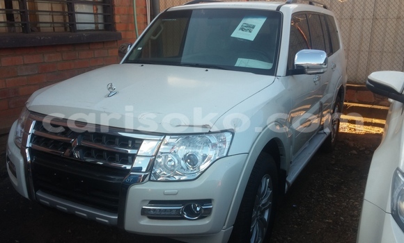 Acheter Occasion Voiture Mitsubishi Pajero Blanc à Kigali, Rwanda Acheter Occasion Voiture Mitsubishi Pajero Blanc à Kigali, Rwanda