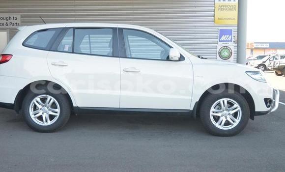 اشتري مستعمل Hyundai Santa Fe Blanc سيارة في Kigali في Rwanda اشتري مستعمل Hyundai Santa Fe Blanc سيارة في Kigali في Rwanda