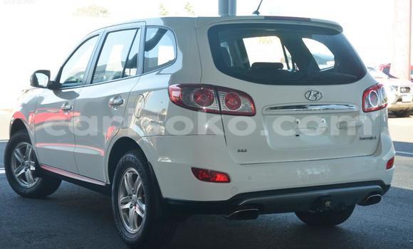 اشتري مستعمل Hyundai Santa Fe Blanc سيارة في Kigali في Rwanda اشتري مستعمل Hyundai Santa Fe Blanc سيارة في Kigali في Rwanda