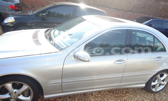 Acheter Occasion Voiture Mercedes-Benz 230 Gris à Kigali, Rwanda