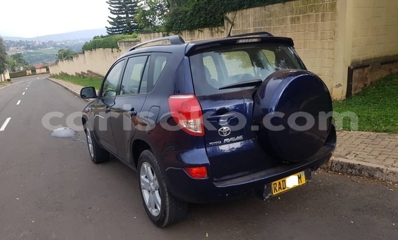 اشتري مستعمل Toyota RAV4 Bleu سيارة في Kigali في Rwanda اشتري مستعمل Toyota RAV4 Bleu سيارة في Kigali في Rwanda
