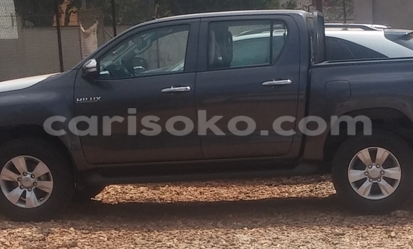 Acheter Occasion Voiture Toyota Hilux Blanc à Kigali au Rwanda Acheter Occasion Voiture Toyota Hilux Blanc à Kigali au Rwanda