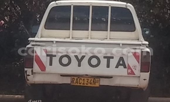 Acheter Occasion Voiture Toyota Hilux Blanc à Kigali au Rwanda Acheter Occasion Voiture Toyota Hilux Blanc à Kigali au Rwanda