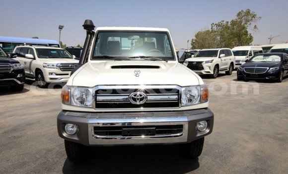 Buy New Toyota Land Cruiser White Car in Gicumbi in Rwanda Buy New Toyota Land Cruiser White Car in Gicumbi in Rwanda