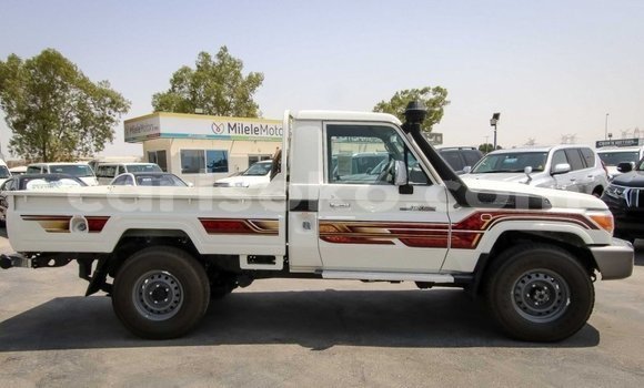 Buy New Toyota Land Cruiser White Car in Gicumbi in Rwanda Buy New Toyota Land Cruiser White Car in Gicumbi in Rwanda