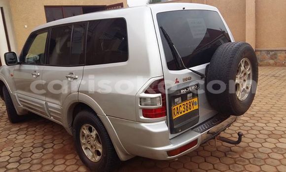 Acheter Occasion Voiture Mitsubishi Pajero Gris à Gicumbi au Rwanda Acheter Occasion Voiture Mitsubishi Pajero Gris à Gicumbi au Rwanda