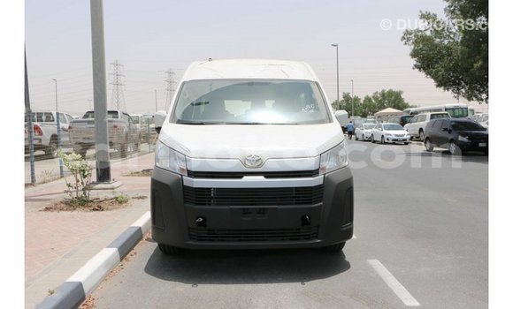 Acheter Import Voiture Toyota Hiace Blanc à Import - Dubai, Rwanda Acheter Import Voiture Toyota Hiace Blanc à Import - Dubai, Rwanda