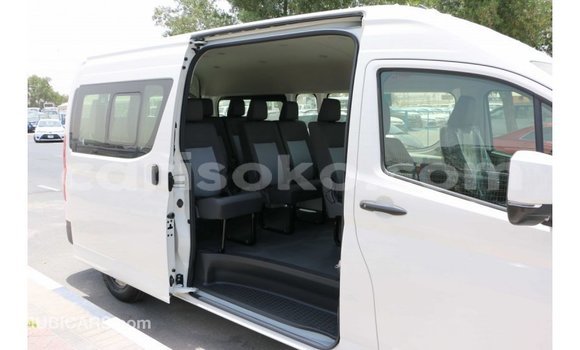 Acheter Import Voiture Toyota Hiace Blanc à Import - Dubai, Rwanda Acheter Import Voiture Toyota Hiace Blanc à Import - Dubai, Rwanda