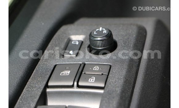 Acheter Import Voiture Toyota Hiace Blanc à Import - Dubai, Rwanda Acheter Import Voiture Toyota Hiace Blanc à Import - Dubai, Rwanda