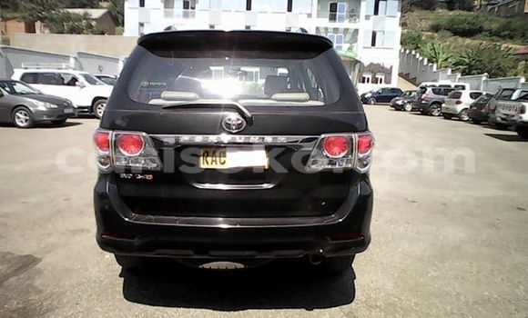 Sayi Na hannu Toyota Fortuner Noir Mota in Gicumbi a Rwanda Sayi Na hannu Toyota Fortuner Noir Mota in Gicumbi a Rwanda