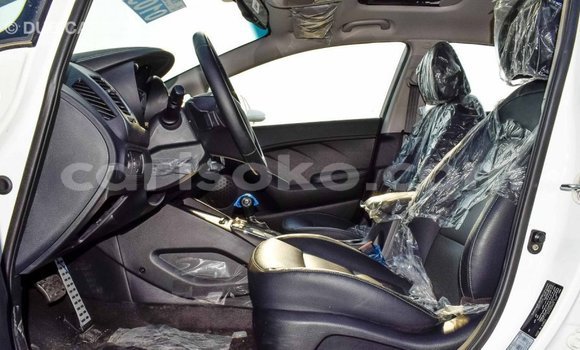 Acheter Import Voiture Kia Cerato Blanc à Import - Dubai, Rwanda Acheter Import Voiture Kia Cerato Blanc à Import - Dubai, Rwanda