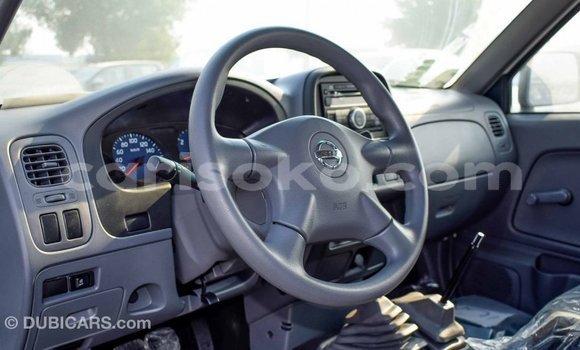 Acheter Import Voiture Nissan NP 300 Blanc à Import - Dubai, Rwanda Acheter Import Voiture Nissan NP 300 Blanc à Import - Dubai, Rwanda