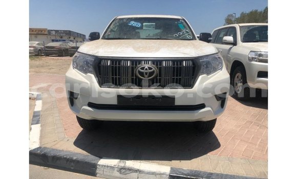 Acheter Import Voiture Toyota Prado Blanc à Import - Dubai, Rwanda Acheter Import Voiture Toyota Prado Blanc à Import - Dubai, Rwanda