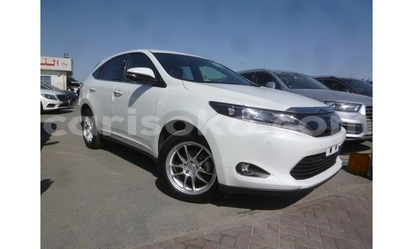 Acheter Import Voiture Toyota Harrier Blanc à Import - Dubai, Rwanda Acheter Import Voiture Toyota Harrier Blanc à Import - Dubai, Rwanda