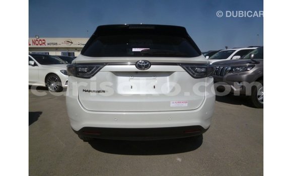 Acheter Import Voiture Toyota Harrier Blanc à Import - Dubai, Rwanda Acheter Import Voiture Toyota Harrier Blanc à Import - Dubai, Rwanda