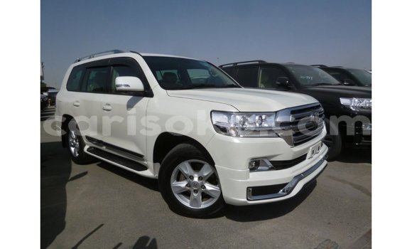 Acheter Import Voiture Toyota Land Cruiser Blanc à Import - Dubai, Rwanda Acheter Import Voiture Toyota Land Cruiser Blanc à Import - Dubai, Rwanda