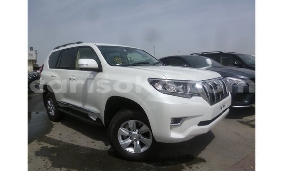 Acheter Import Voiture Toyota Prado Blanc à Import - Dubai, Rwanda Acheter Import Voiture Toyota Prado Blanc à Import - Dubai, Rwanda