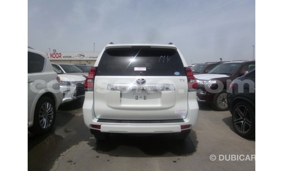 Acheter Import Voiture Toyota Prado Blanc à Import - Dubai, Rwanda Acheter Import Voiture Toyota Prado Blanc à Import - Dubai, Rwanda