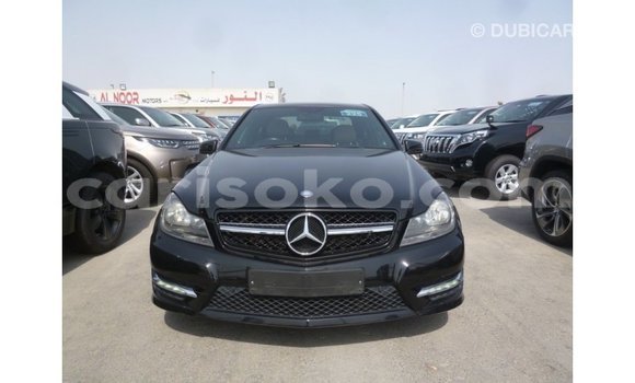 Acheter Import Voiture Mercedes-Benz 190 Noir à Import - Dubai, Rwanda Acheter Import Voiture Mercedes-Benz 190 Noir à Import - Dubai, Rwanda