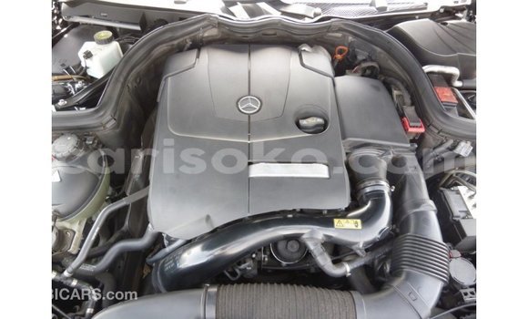 Acheter Import Voiture Mercedes-Benz 190 Noir à Import - Dubai, Rwanda Acheter Import Voiture Mercedes-Benz 190 Noir à Import - Dubai, Rwanda