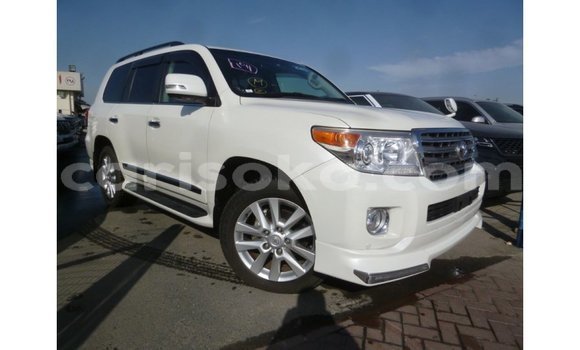 اشتري Imported Toyota Land Cruiser Blanc سيارة في Import - Dubai في Rwanda اشتري Imported Toyota Land Cruiser Blanc سيارة في Import - Dubai في Rwanda