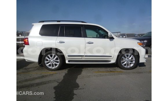 اشتري Imported Toyota Land Cruiser Blanc سيارة في Import - Dubai في Rwanda اشتري Imported Toyota Land Cruiser Blanc سيارة في Import - Dubai في Rwanda