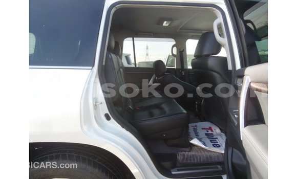 اشتري Imported Toyota Land Cruiser Blanc سيارة في Import - Dubai في Rwanda اشتري Imported Toyota Land Cruiser Blanc سيارة في Import - Dubai في Rwanda