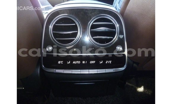 Acheter Import Voiture Mercedes-Benz 190 Blanc à Import - Dubai, Rwanda Acheter Import Voiture Mercedes-Benz 190 Blanc à Import - Dubai, Rwanda