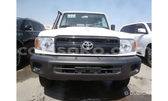 Acheter Import Voiture Toyota Land Cruiser Blanc à Import - Dubai, Rwanda Acheter Import Voiture Toyota Land Cruiser Blanc à Import - Dubai, Rwanda