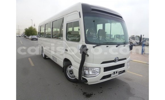 Acheter Import Voiture Toyota Coaster Blanc à Import - Dubai, Rwanda Acheter Import Voiture Toyota Coaster Blanc à Import - Dubai, Rwanda