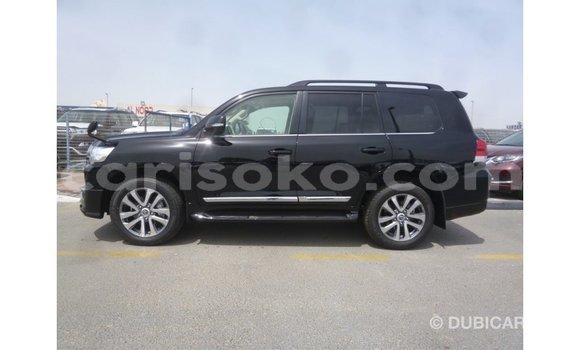 Acheter Import Voiture Toyota Land Cruiser Noir à Import - Dubai, Rwanda Acheter Import Voiture Toyota Land Cruiser Noir à Import - Dubai, Rwanda