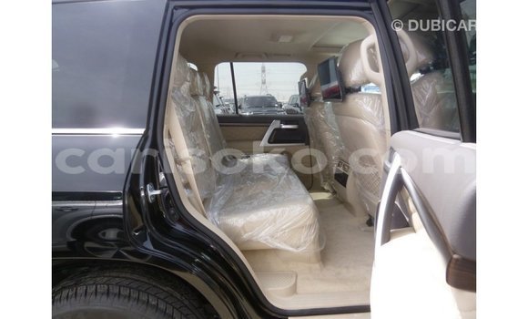 Acheter Import Voiture Toyota Land Cruiser Noir à Import - Dubai, Rwanda Acheter Import Voiture Toyota Land Cruiser Noir à Import - Dubai, Rwanda