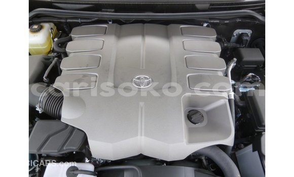 Acheter Import Voiture Toyota Land Cruiser Noir à Import - Dubai, Rwanda Acheter Import Voiture Toyota Land Cruiser Noir à Import - Dubai, Rwanda