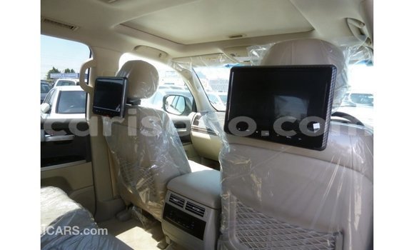 Acheter Import Voiture Toyota Land Cruiser Blanc à Import - Dubai, Rwanda Acheter Import Voiture Toyota Land Cruiser Blanc à Import - Dubai, Rwanda