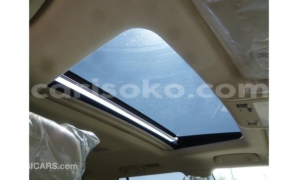 Acheter Import Voiture Toyota Land Cruiser Blanc à Import - Dubai, Rwanda Acheter Import Voiture Toyota Land Cruiser Blanc à Import - Dubai, Rwanda