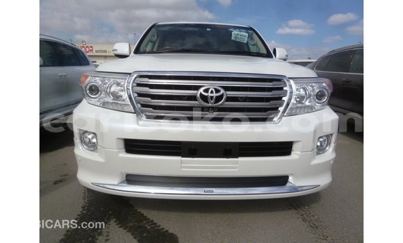 اشتري Imported Toyota Land Cruiser Blanc سيارة في Import - Dubai في Rwanda اشتري Imported Toyota Land Cruiser Blanc سيارة في Import - Dubai في Rwanda