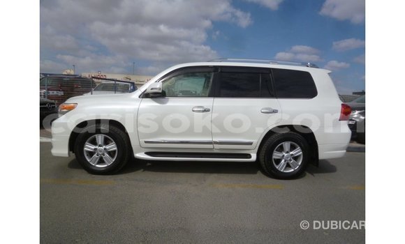 اشتري Imported Toyota Land Cruiser Blanc سيارة في Import - Dubai في Rwanda اشتري Imported Toyota Land Cruiser Blanc سيارة في Import - Dubai في Rwanda