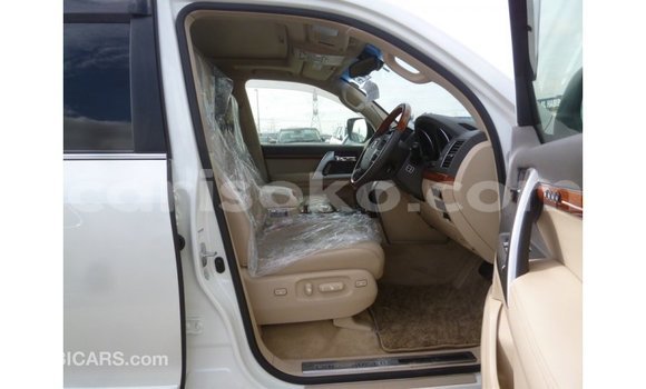 اشتري Imported Toyota Land Cruiser Blanc سيارة في Import - Dubai في Rwanda اشتري Imported Toyota Land Cruiser Blanc سيارة في Import - Dubai في Rwanda