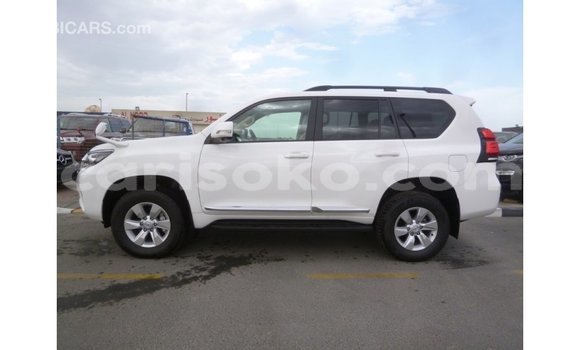 Acheter Import Voiture Toyota Prado Blanc à Import - Dubai, Rwanda Acheter Import Voiture Toyota Prado Blanc à Import - Dubai, Rwanda