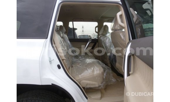 Acheter Import Voiture Toyota Prado Blanc à Import - Dubai, Rwanda Acheter Import Voiture Toyota Prado Blanc à Import - Dubai, Rwanda
