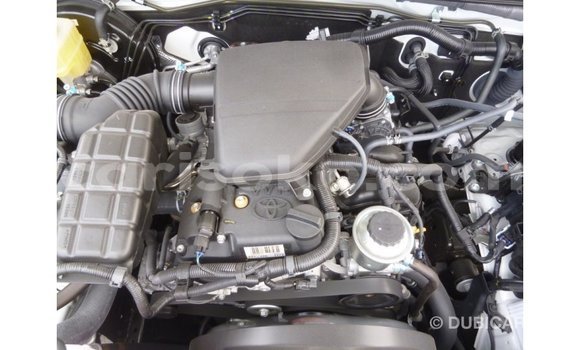 Acheter Import Voiture Toyota Prado Blanc à Import - Dubai, Rwanda Acheter Import Voiture Toyota Prado Blanc à Import - Dubai, Rwanda