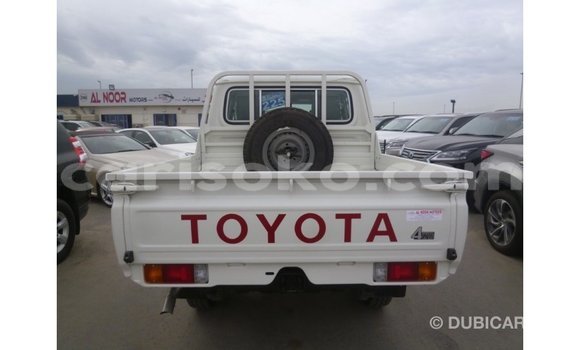 Buy Import Toyota Land Cruiser White Car in Import - Dubai in Rwanda Buy Import Toyota Land Cruiser White Car in Import - Dubai in Rwanda