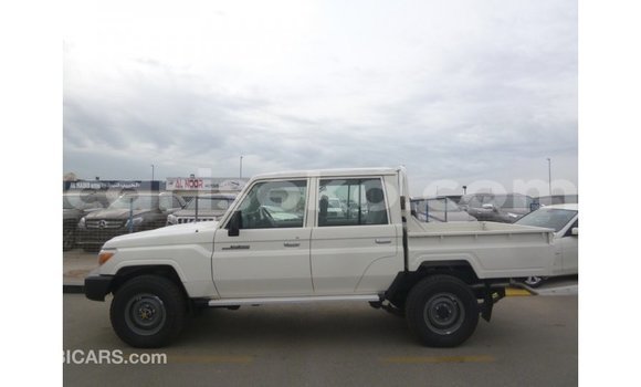 Buy Import Toyota Land Cruiser White Car in Import - Dubai in Rwanda Buy Import Toyota Land Cruiser White Car in Import - Dubai in Rwanda