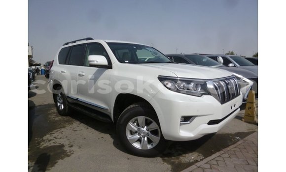 Acheter Import Voiture Toyota Prado Blanc à Import - Dubai, Rwanda Acheter Import Voiture Toyota Prado Blanc à Import - Dubai, Rwanda