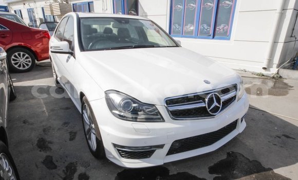 اشتري Imported Mercedes-Benz 200 Blanc سيارة في Import - Dubai في Rwanda اشتري Imported Mercedes-Benz 200 Blanc سيارة في Import - Dubai في Rwanda