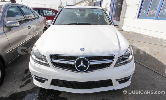 اشتري Imported Mercedes-Benz 200 Blanc سيارة في Import - Dubai في Rwanda اشتري Imported Mercedes-Benz 200 Blanc سيارة في Import - Dubai في Rwanda