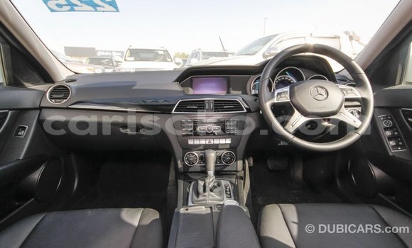 اشتري Imported Mercedes-Benz 200 Blanc سيارة في Import - Dubai في Rwanda اشتري Imported Mercedes-Benz 200 Blanc سيارة في Import - Dubai في Rwanda