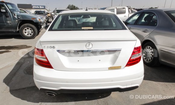 اشتري Imported Mercedes-Benz 200 Blanc سيارة في Import - Dubai في Rwanda اشتري Imported Mercedes-Benz 200 Blanc سيارة في Import - Dubai في Rwanda