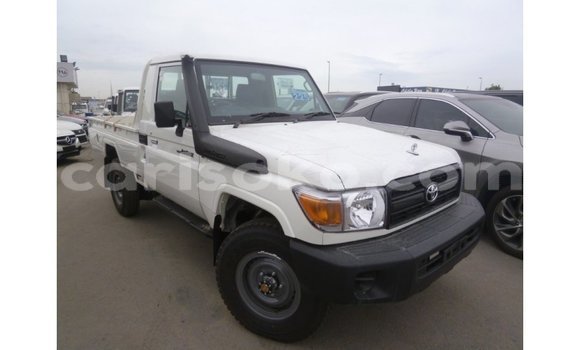 Acheter Import Voiture Toyota Land Cruiser Blanc à Import - Dubai, Rwanda Acheter Import Voiture Toyota Land Cruiser Blanc à Import - Dubai, Rwanda
