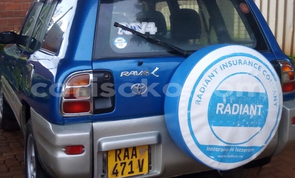 اشتري مستعمل Toyota RAV4 Bleu سيارة في Kigali في Rwanda اشتري مستعمل Toyota RAV4 Bleu سيارة في Kigali في Rwanda